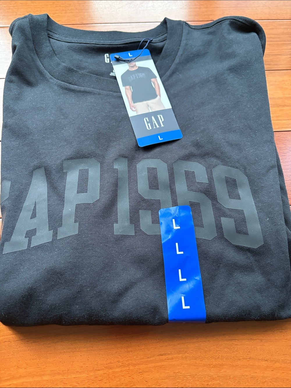 GAP Black Graphic 'GAP 1969' Tee